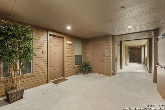 1000 The Cape #10 Horseshoe Bay, TX 78657
