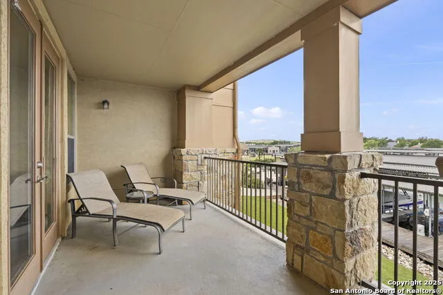 1000 The Cape #10 Horseshoe Bay, TX 78657