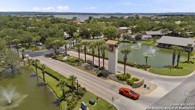 1000 The Cape #10 Horseshoe Bay, TX 78657