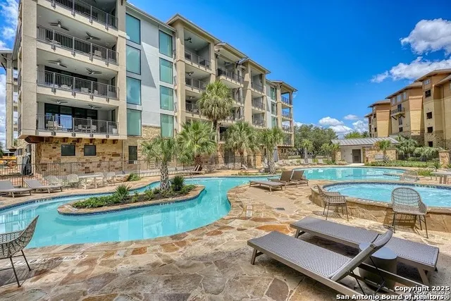 1000 The Cape #10 Horseshoe Bay, TX 78657