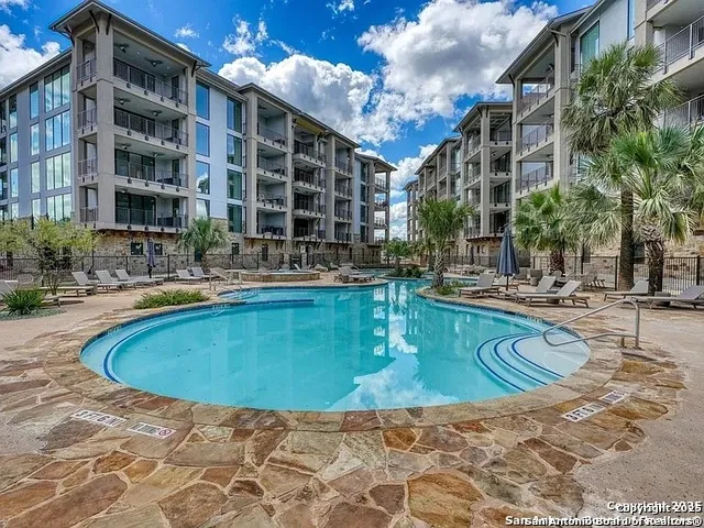 1000 The Cape #10 Horseshoe Bay, TX 78657