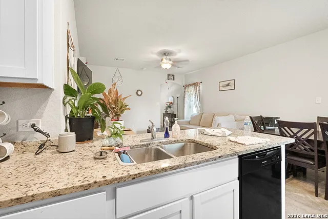 8635 KEY WINDY WAY Converse, TX 78109