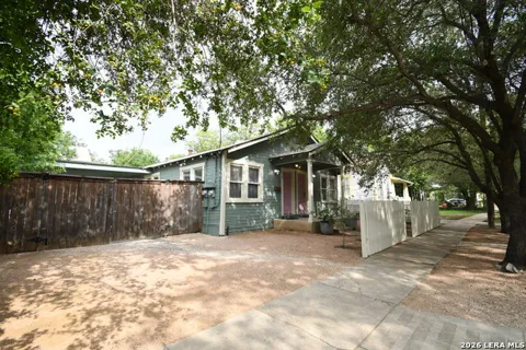 210 Mission St