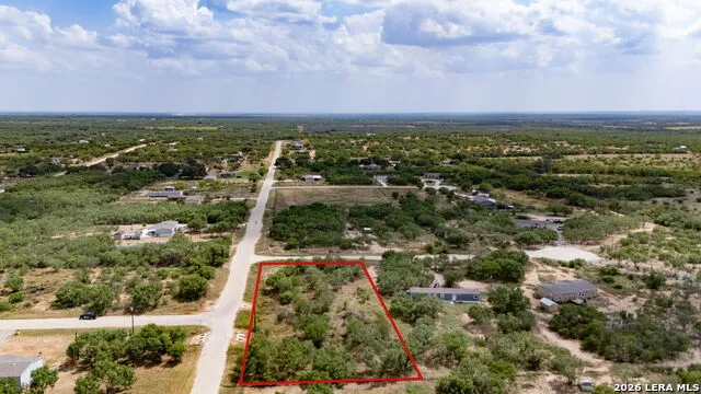 100 County Road 2669 Devine, TX 78016