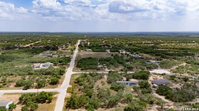 100 County Road 2669 Devine, TX 78016