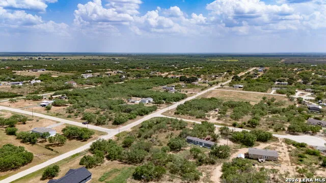 100 County Road 2669 Devine, TX 78016