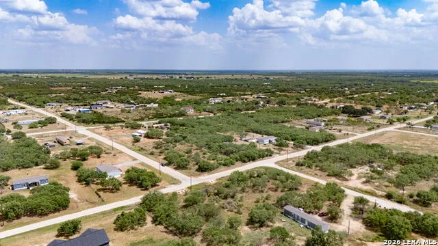 100 County Road 2669 Devine, TX 78016