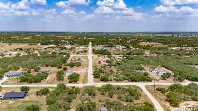 100 County Road 2669 Devine, TX 78016