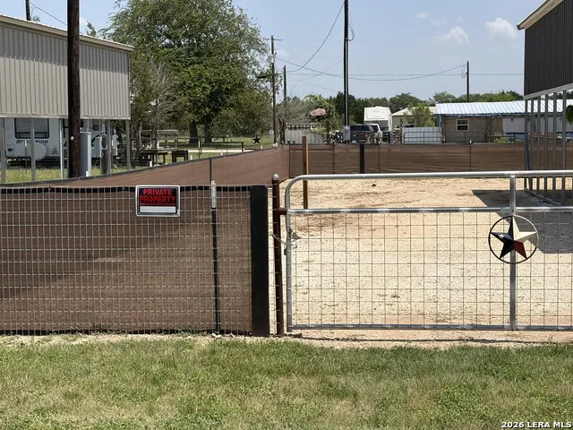 557 Siesta Dr Bandera, TX 78003