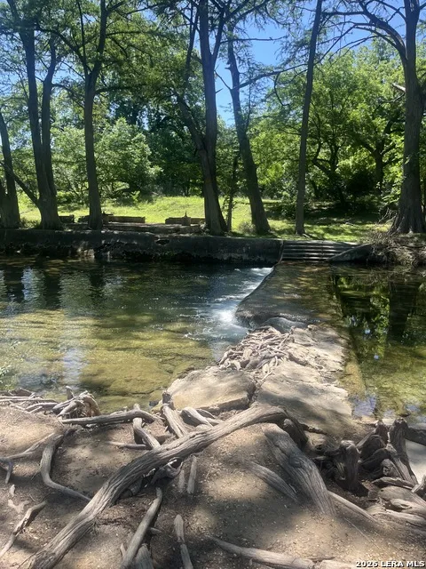 557 Siesta Dr Bandera, TX 78003