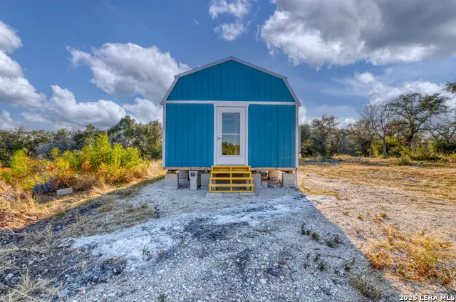 10581 W Ranch Road 337 Camp Wood, TX 78833