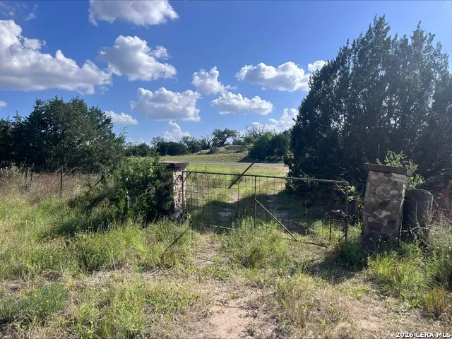 393 US Highway 87 Comfort, TX 78013