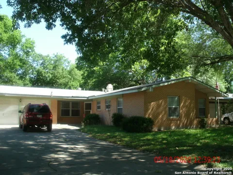 409 E WRIGHT BLVD