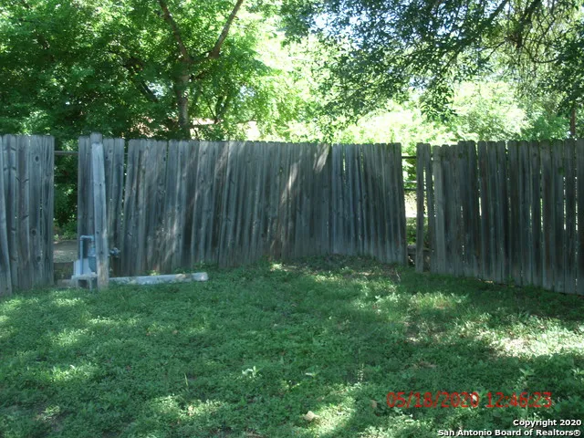 409 E WRIGHT BLVD Universal City, TX 78148