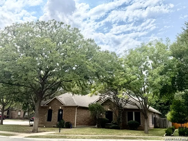 2411 Enfield Grove Dr San Antonio, TX 78231