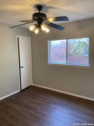 10811 Redbush Park San Antonio, TX 78249