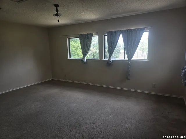 5015 Taylor Kenton San Antonio, TX 78240