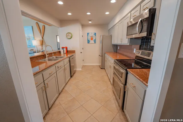 113 Dawn Unit UNIT B Horseshoe Bay, TX 78657