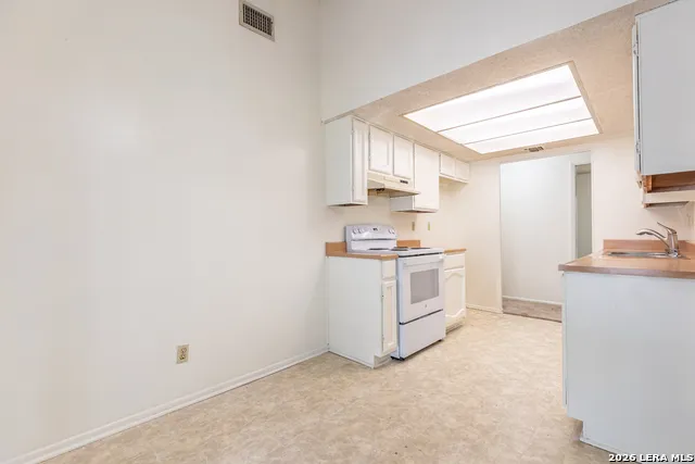 8127 BABE RUTH ST San Antonio, TX 78240