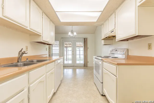 8127 BABE RUTH ST San Antonio, TX 78240