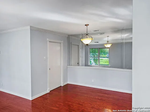 521 PASEO CANADA ST Hollywood Park, TX 78232