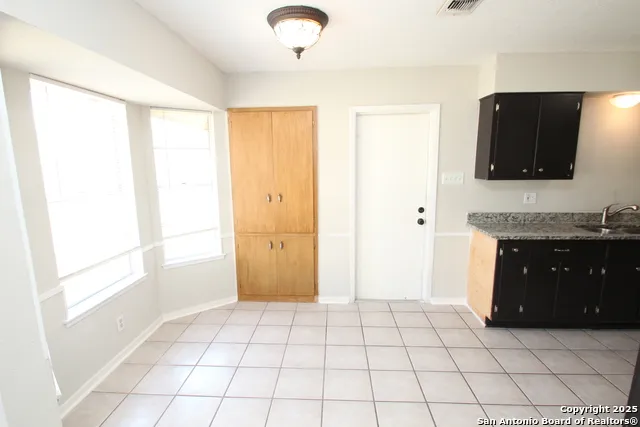 310 THREADNEEDLE LN San Antonio, TX 78227