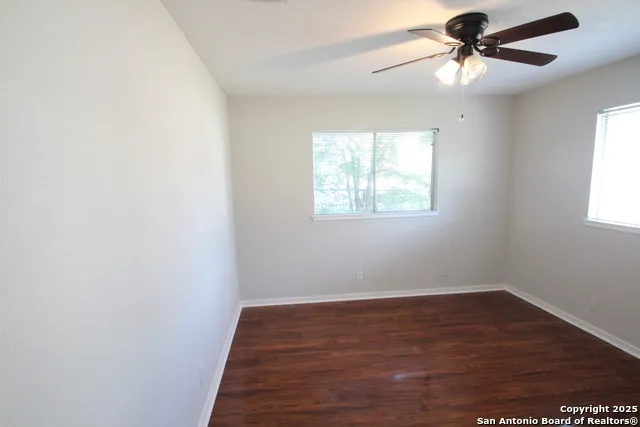 310 THREADNEEDLE LN San Antonio, TX 78227