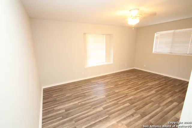 310 THREADNEEDLE LN San Antonio, TX 78227