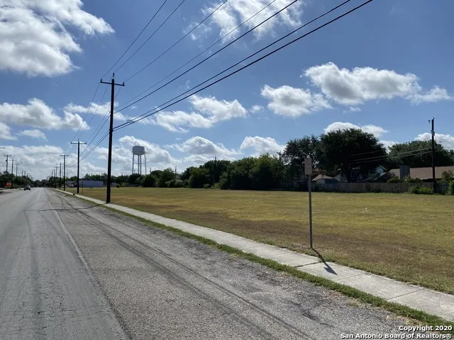 5380 Old Seguin Rd Kirby, TX 78219