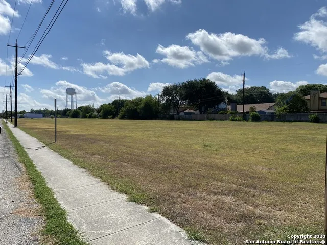 5380 Old Seguin Rd Kirby, TX 78219