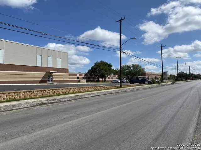 5380 Old Seguin Rd Kirby, TX 78219