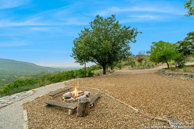 411 Valley View Pipe Creek, TX 78063