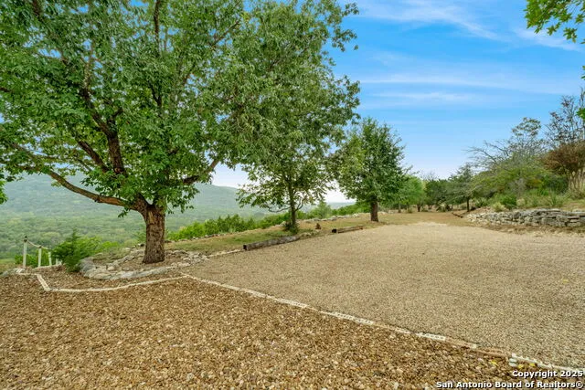 411 Valley View Pipe Creek, TX 78063