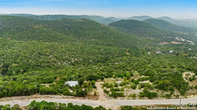 411 Valley View Pipe Creek, TX 78063