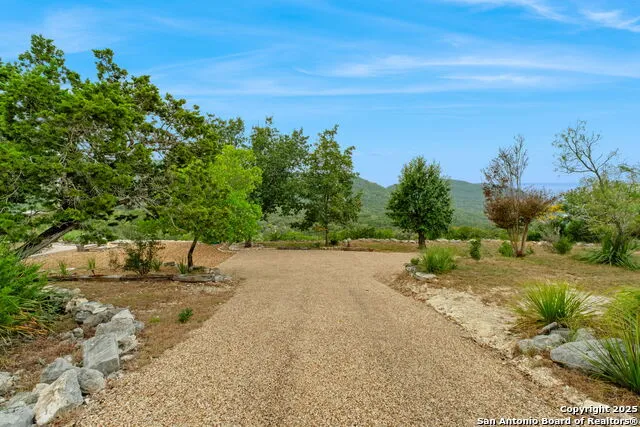 411 Valley View Pipe Creek, TX 78063