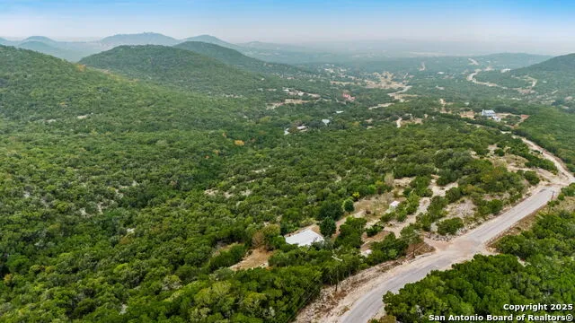 411 Valley View Pipe Creek, TX 78063
