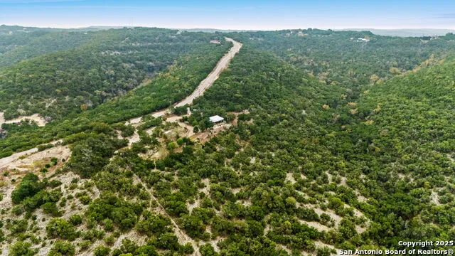 411 Valley View Pipe Creek, TX 78063