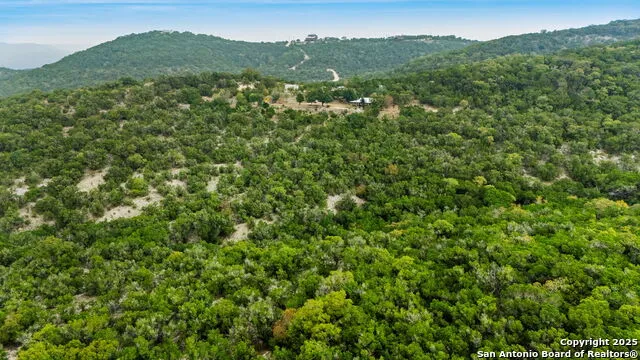 411 Valley View Pipe Creek, TX 78063