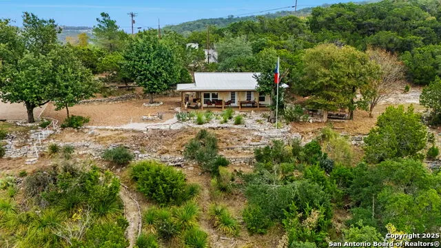 411 Valley View Pipe Creek, TX 78063