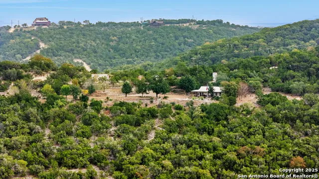 411 Valley View Pipe Creek, TX 78063