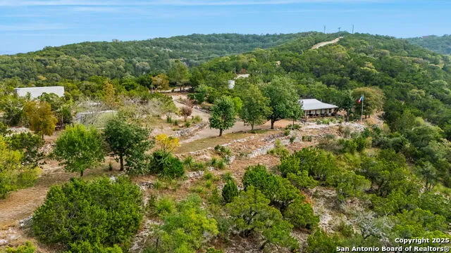 411 Valley View Pipe Creek, TX 78063