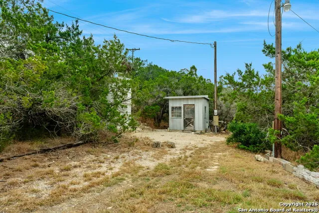 411 Valley View Pipe Creek, TX 78063