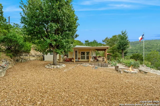 411 Valley View Pipe Creek, TX 78063