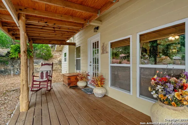 411 Valley View Pipe Creek, TX 78063