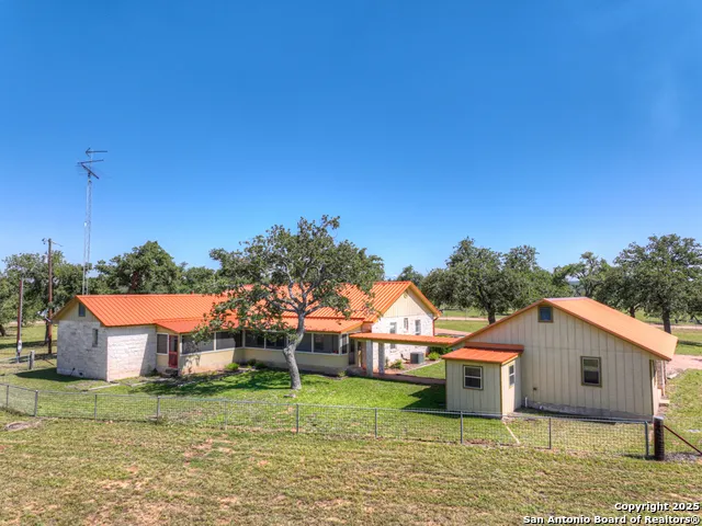 82 Bell Mountain Willow City, TX 78675