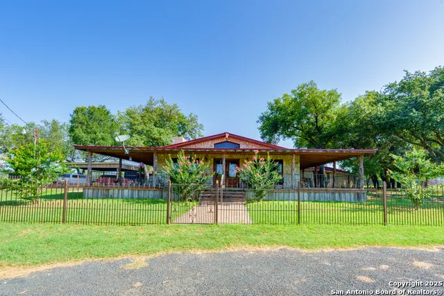 10745 ROSEMAR LN Adkins, TX 78101