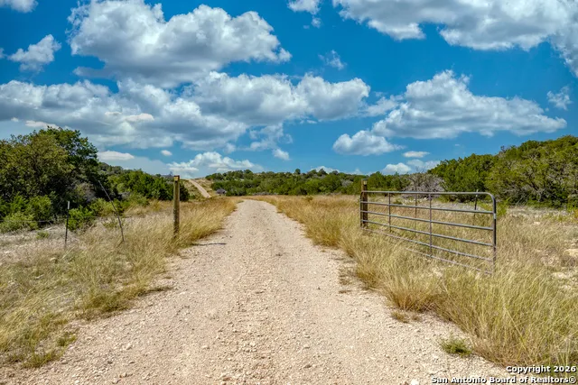 25 SD 65065  Dusty Rose Ranch Rocksprings, TX 78880