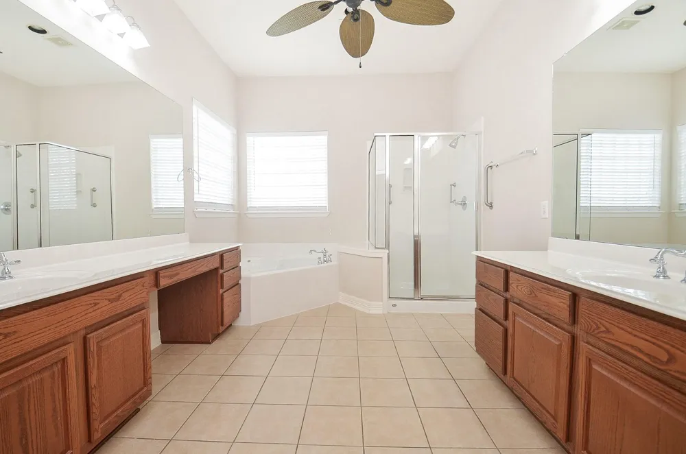 8218 Silent River Drive Richmond, TX 77406