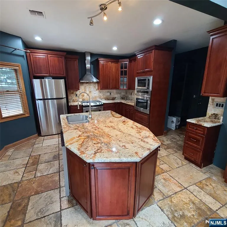 526 Moonachie Avenue Wood Ridge, NJ 07075