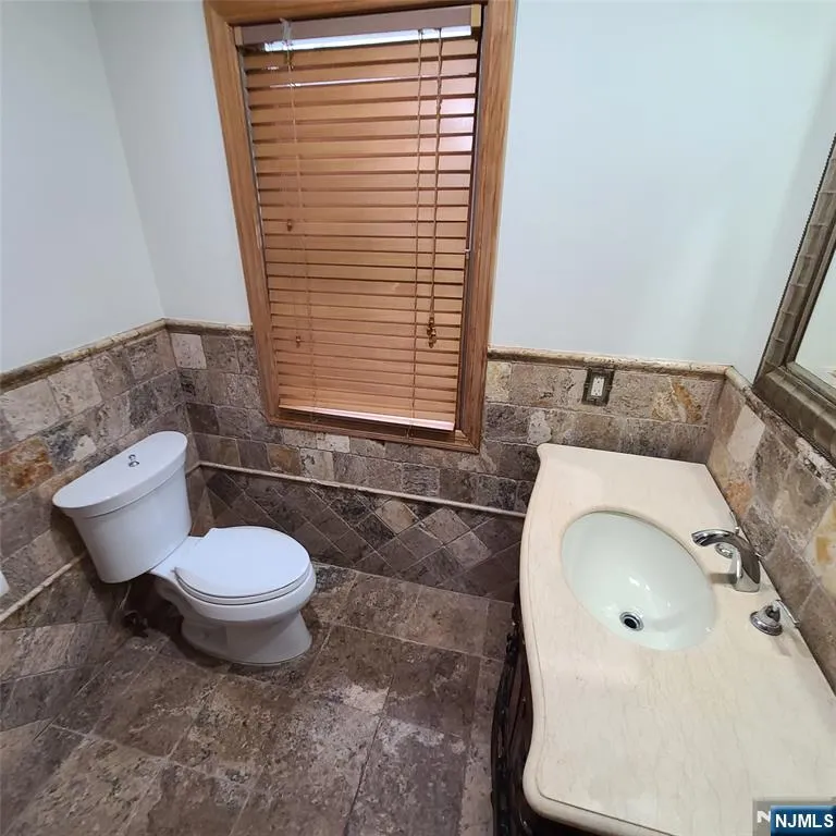 526 Moonachie Avenue Wood Ridge, NJ 07075